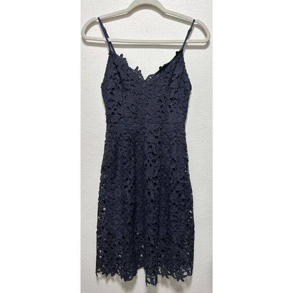 ASTR The Label Kenna Eyelet Lace Midi Dress in Navy Size Small - Picture 1 of 9